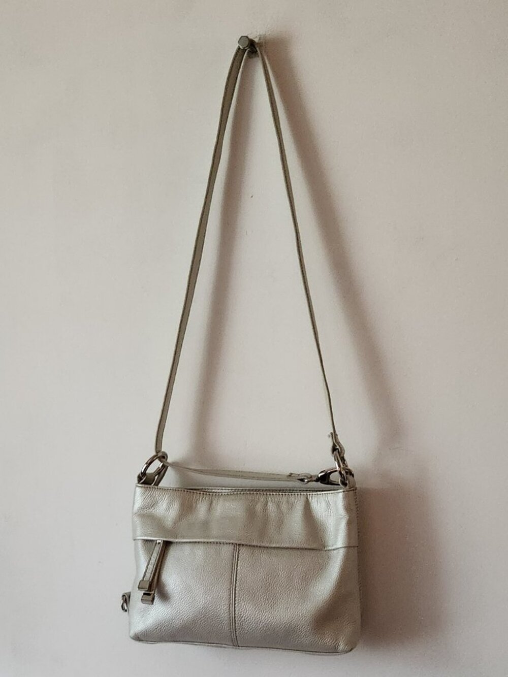 Tignanello convertible crossbody bag leather metallic pearl VGUC